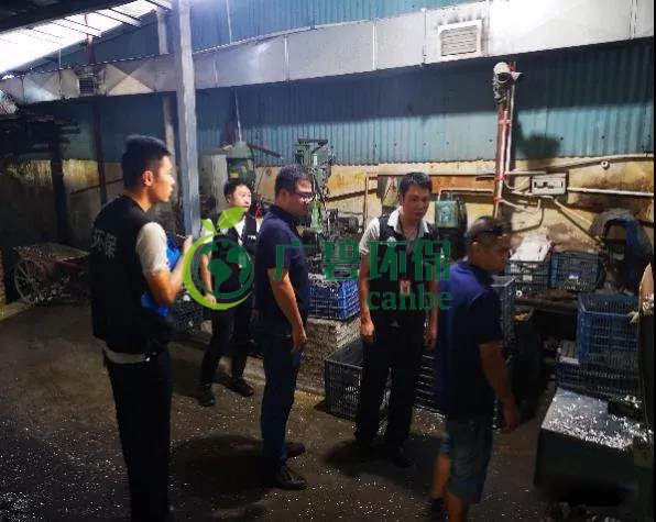 佛市生態環境局順德分局副局長唐菠帶隊開展村級工業園環保執法(圖4) 佛市生態環境局順德分局副局長唐菠帶隊開展村級工業園環保執法(圖4)