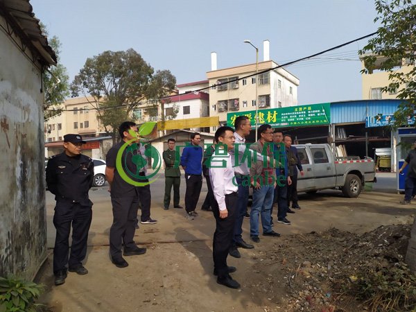 大良黨工委書記、順控環保水務總經理一行視察黑臭水體治理工作(圖1)